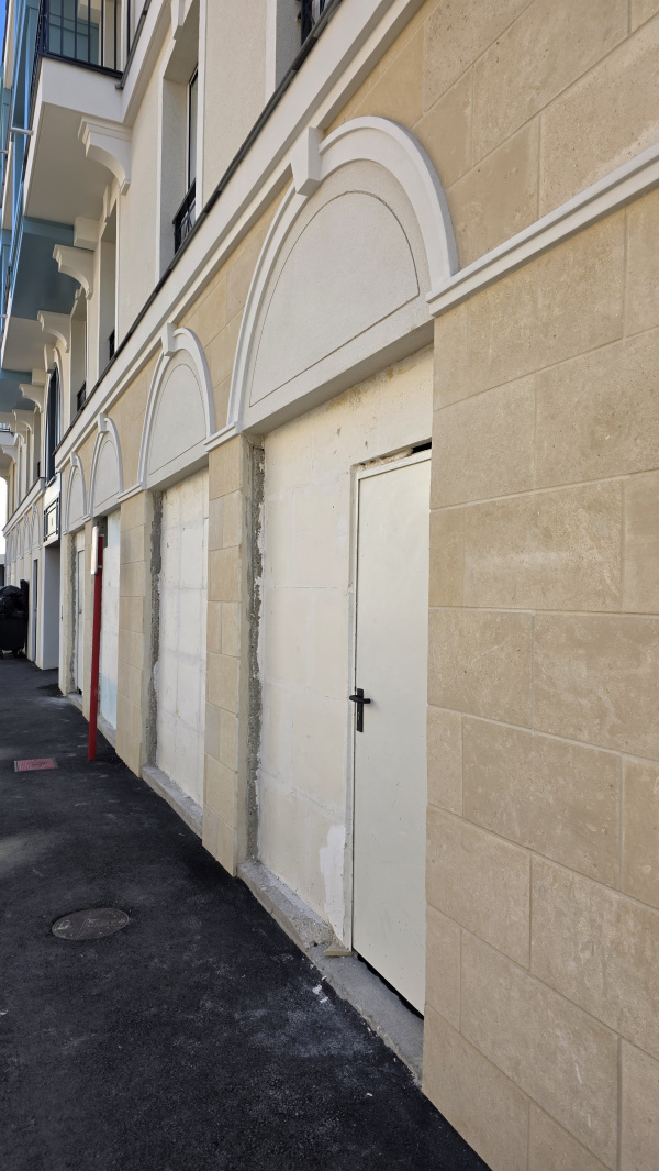 Location Immobilier Professionnel Local commercial Puteaux 92800